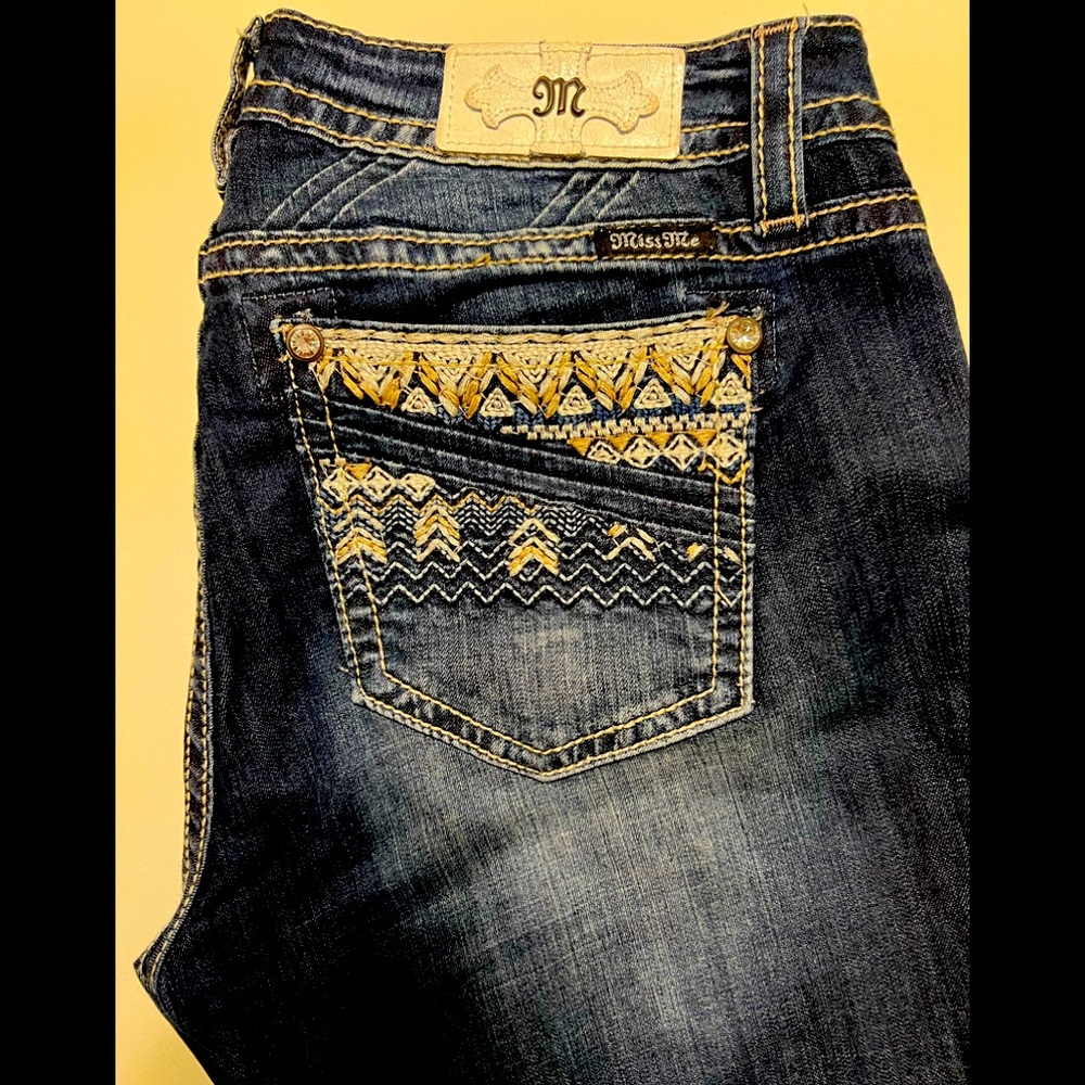 Miss Me Mid Rise Open Pocket Capri Jeans Size 31